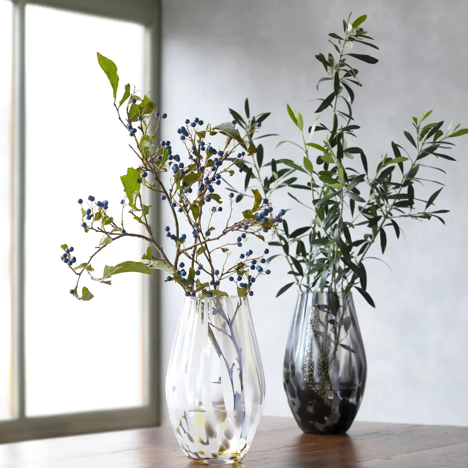 Aderia Handmade Elegant Glass Flower Vase Cloud Pattern 215mm - Image 3