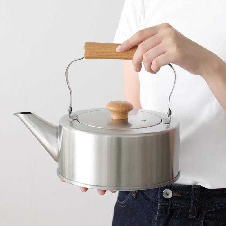 Chitose Induction Compatible Japanese Stainless Steel Kettle 2.5L - Image 2