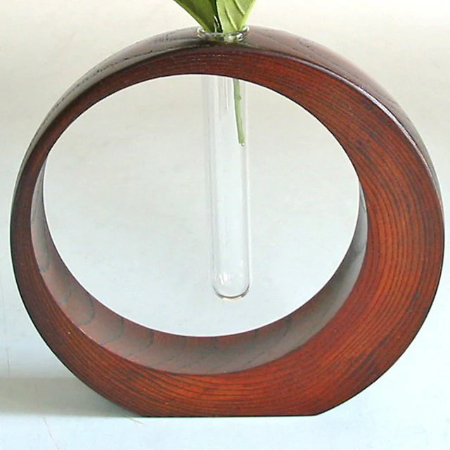 Isuke Lacquered Wooden Flower Vase Crescent Moon Small Size - Image 2