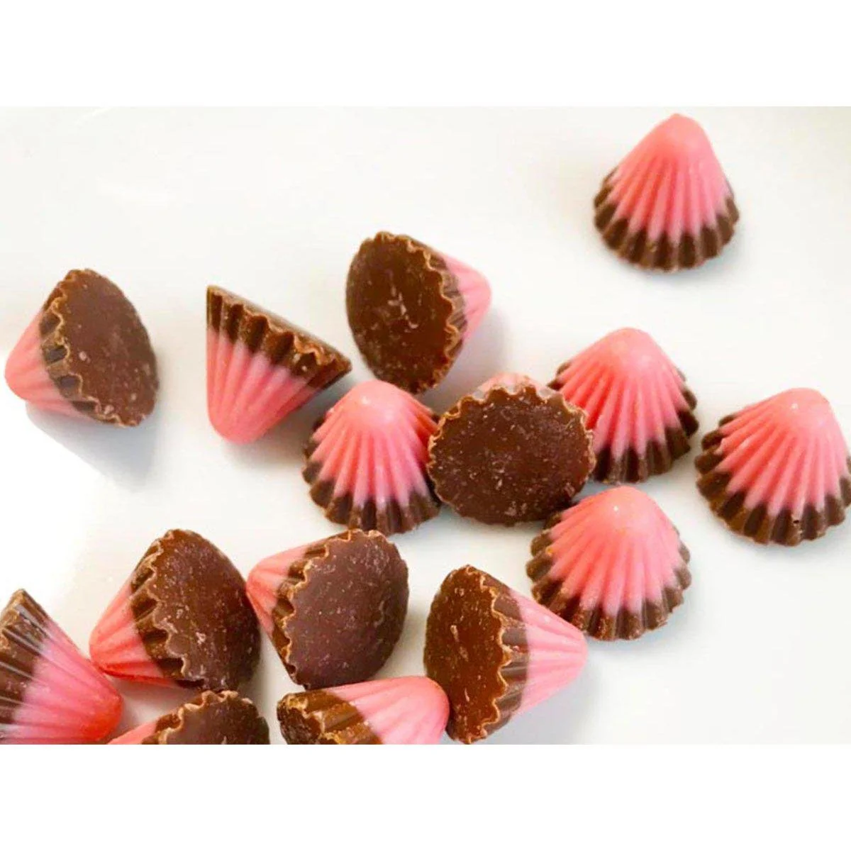 Meiji Apollo Strawberry Chocolate Bite-Size Cone Chocolates 46g - Image 2